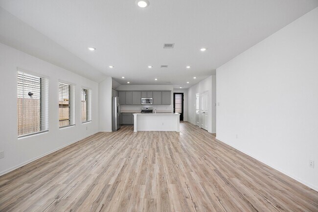 Building Photo - 31546 Beacon Cove Trl