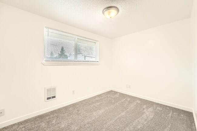 Building Photo - 3704 S Gunnison St