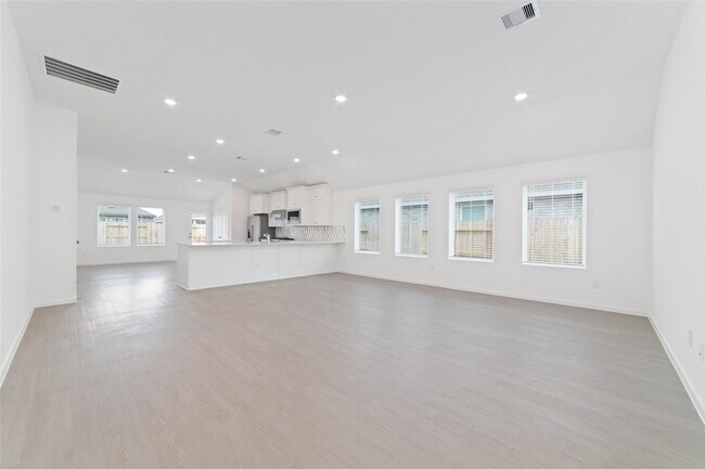 Building Photo - 26818 Lanes Dr