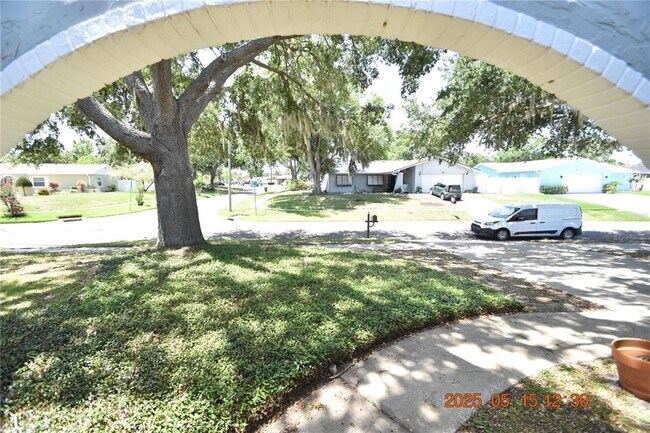 Building Photo - 4008 Briarlake Dr