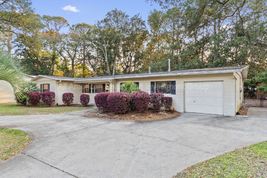 Building Photo - 26 Anastasia Dr SE