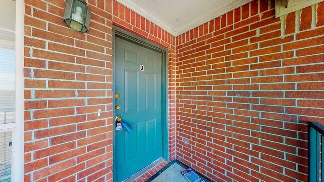 Building Photo - 1507 Hollow Hill Dr