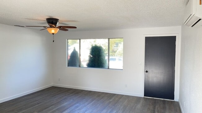 Building Photo - Modern 2-Bedroom Duplex with New Kitchen &...