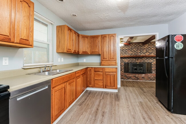 Building Photo - 123 Belknap Rd