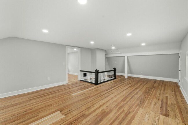 Building Photo - 2978 Wardall Ave