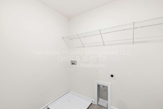 Building Photo - 2881 Yeager Dr NW