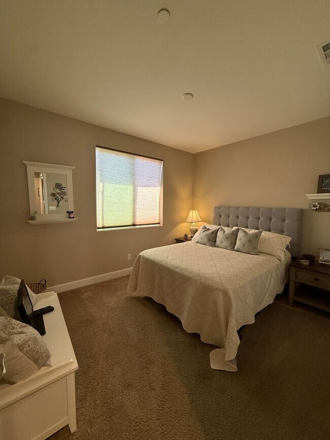 Building Photo - Beautiful Newer Meadows at Rice Ranch Sing...