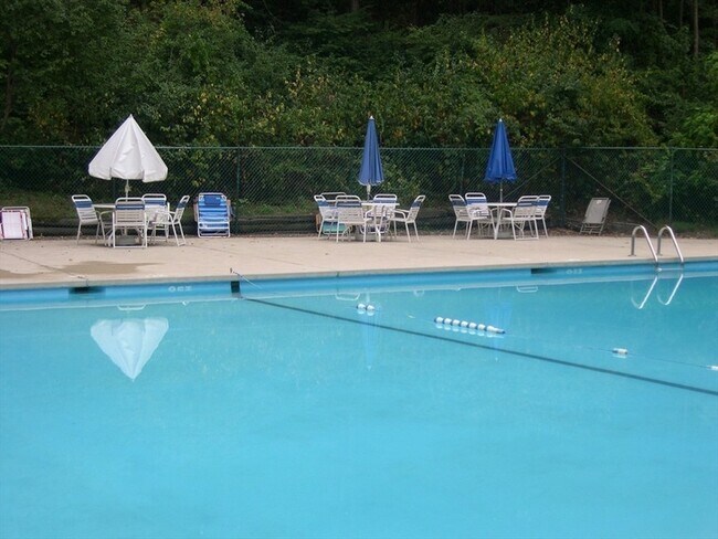 Building Photo - 1 Summit Dr