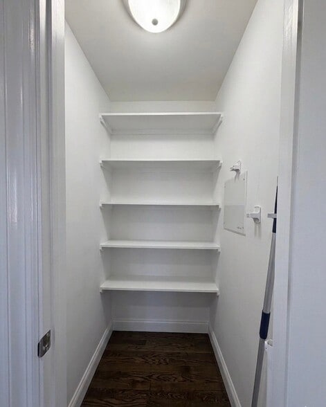 Building Photo - 61 Chestnut St