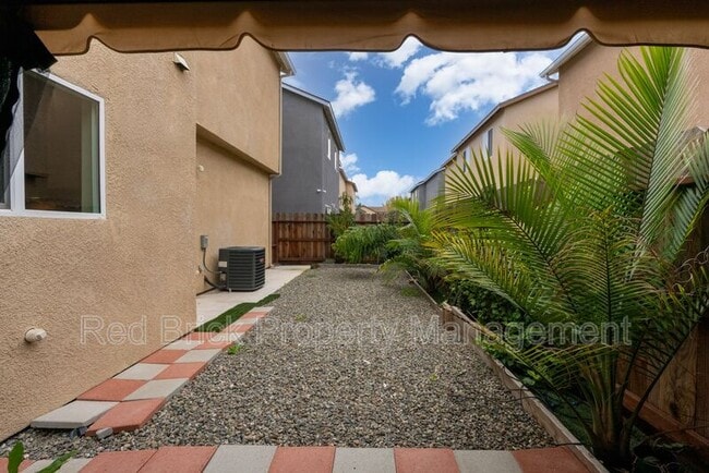 Building Photo - 3665 Venice Ave