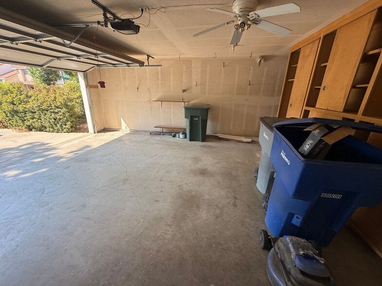 Building Photo - 9066 N Red Lion Dr