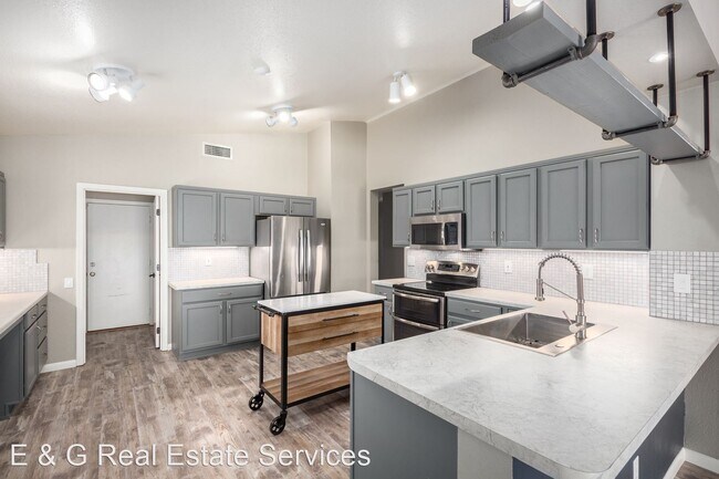 Building Photo - 3 br, 2 bath House - 3431 E Menadota Dr