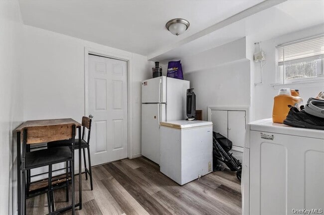 Building Photo - 22 Hudson Pl