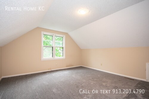 Building Photo - 2116 E 144th St