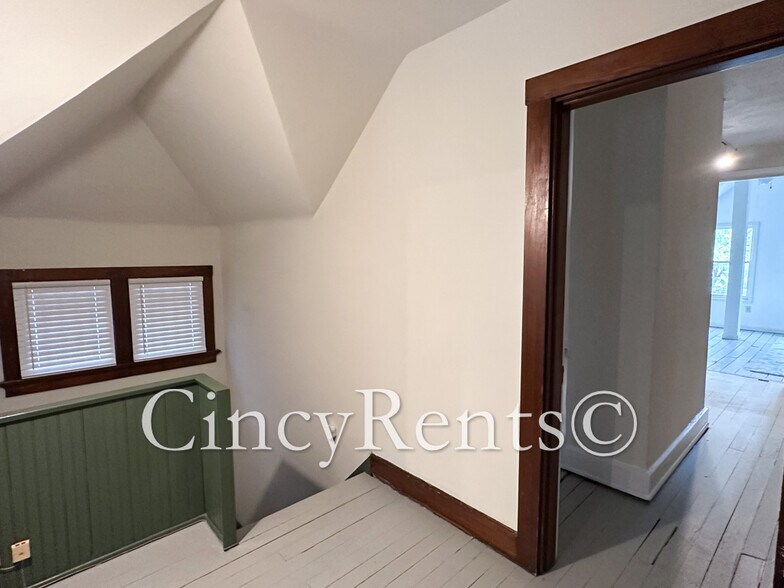 Building Photo - 3570 Edwards Rd