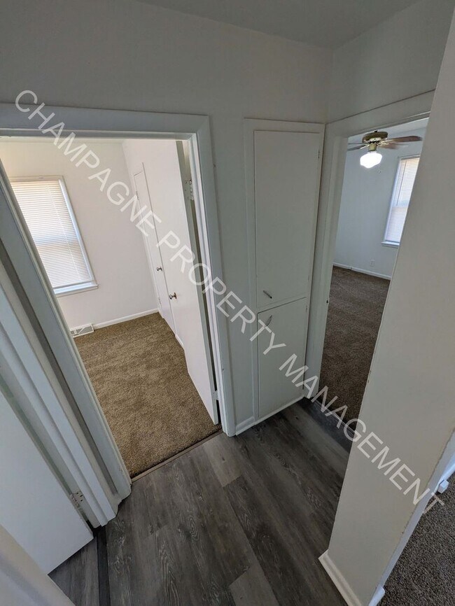 Building Photo - 701/703 Deweese St