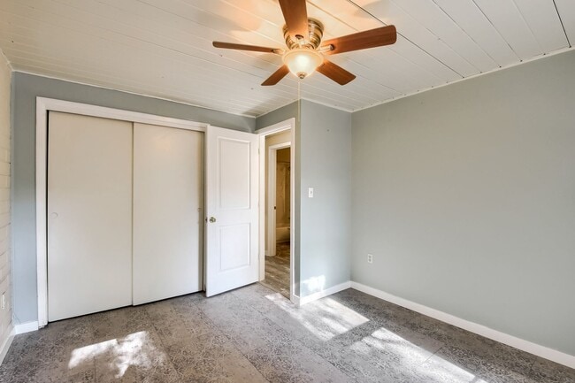 Building Photo - 2 Bedroom condo in Denver