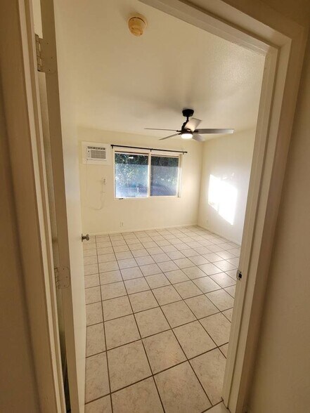 Building Photo - 310 Humupea St