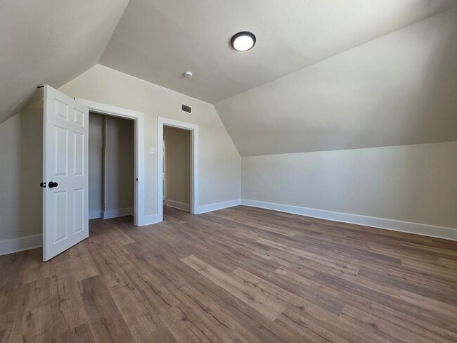 Building Photo - 210 S Maple Ave