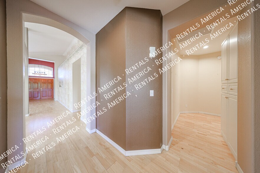 Building Photo - 15237 S 47th Way