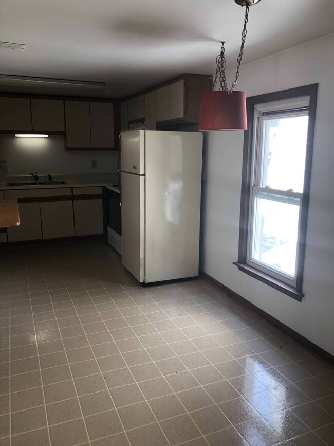 Building Photo - 23 Sacandaga Rd