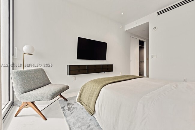 Building Photo - 300 Biscayne Blvd