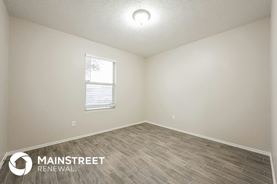 Building Photo - 704 Panola Dr