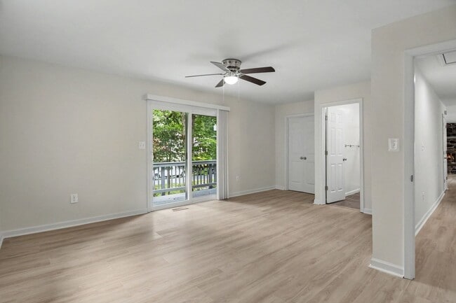 Building Photo - 201 Birchside Cir