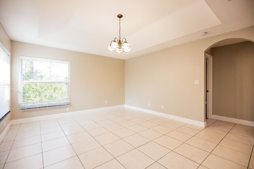 Building Photo - 1207 Summa Blvd