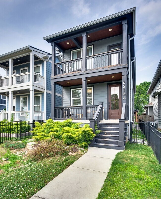 Building Photo - Stunning 3BE/3BA in one of Nashville's hot...