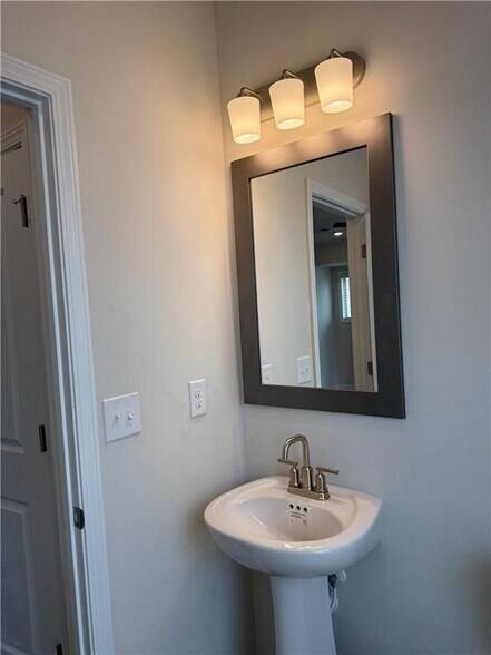 Building Photo - 3669 Willingham Run SW