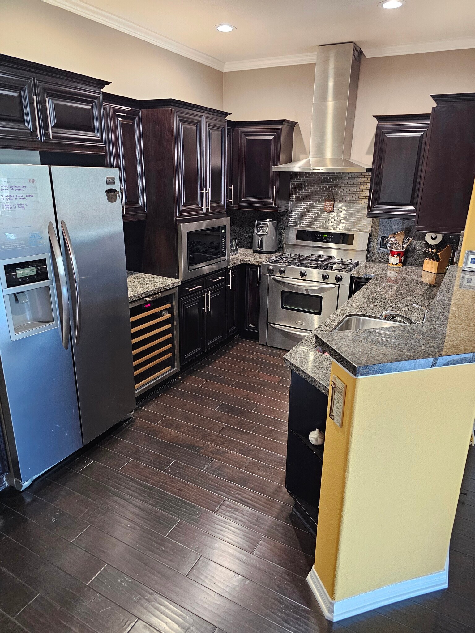 Kitchen - 3750 Santa Rosalia Dr