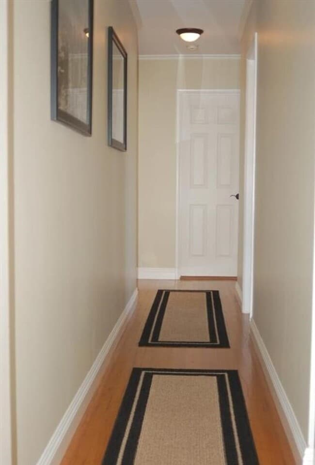 Building Photo - 1324 E Rose Ave