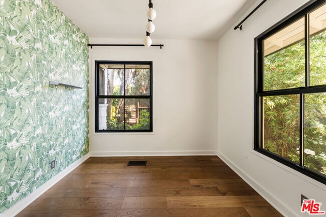 Building Photo - 1530 Elevado St