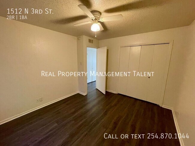 Building Photo - Downstairs 2 Bedroom, 1 Bathroom Apartment...