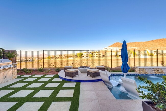 Building Photo - MacDonald Ranch Dream Home with Resort Sty...