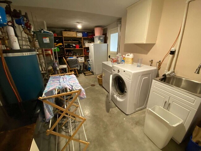 Building Photo - Spacious 5-Bedroom Home with Stunning View...