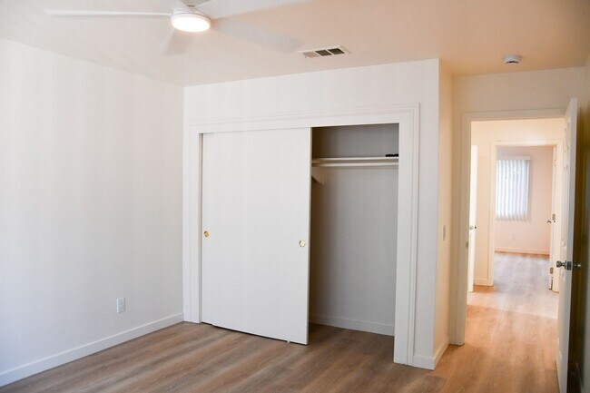 Building Photo - Parker (388) North