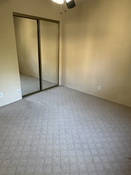 Room 3 - 1101 Heatherview Dr