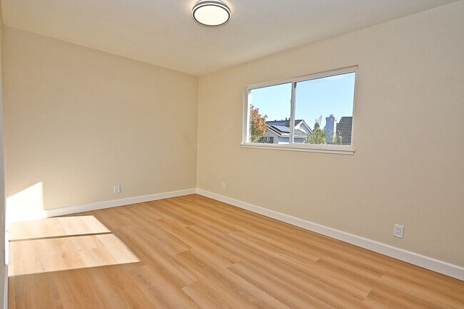 Building Photo - $4590 -- Beautifully Remodeled Brookvale Home on a Quiet Court