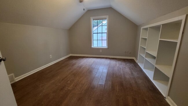 Building Photo - 5195 Wren Cove