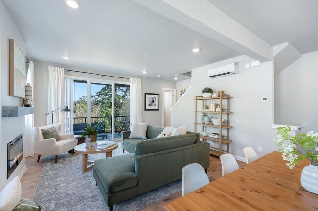 Building Photo - 4 Bed | 3.5 Bathroom | 1840 Sq Ft | $3,400