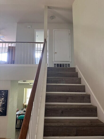 Building Photo - Room in House on Socorro Bend