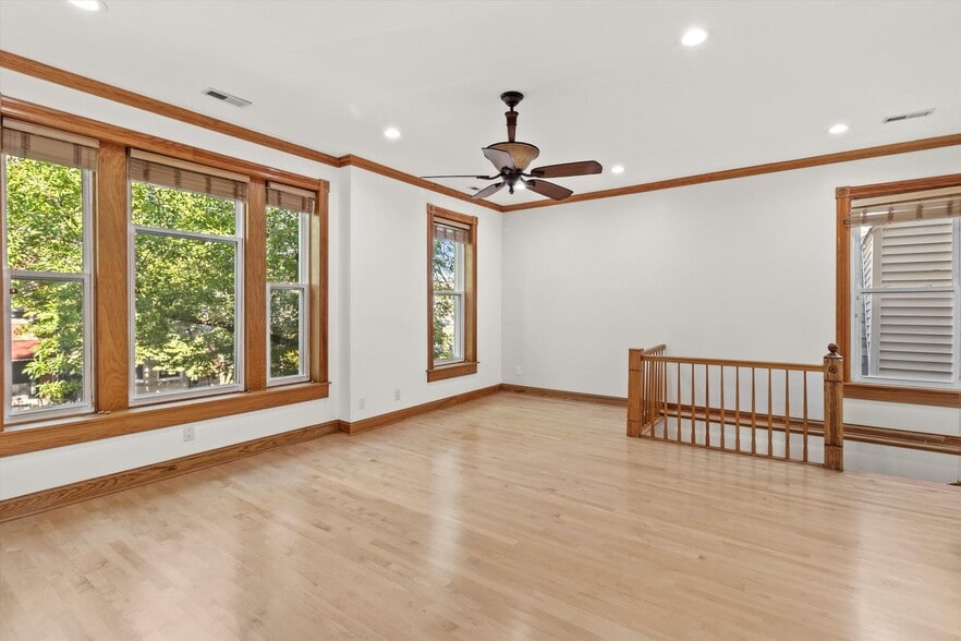 Building Photo - 911 N Fairfield Ave