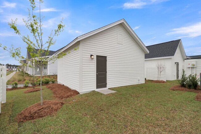 Building Photo - 268 Symphony Ave