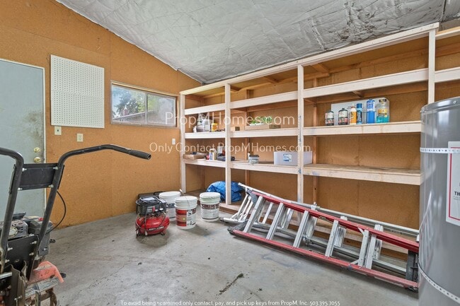 Building Photo - Charming Three Bedroom Home in Hazelwood!