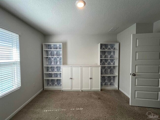Building Photo - 5789 Guinevere Ln