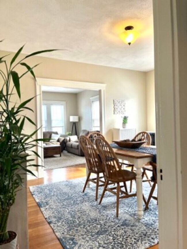 Building Photo - AVAILABLE SEPTEMBER 1ST - Beautiful, Spacious and Renovated Brighton/Oak Square 3 Bed Duplex.  NO...