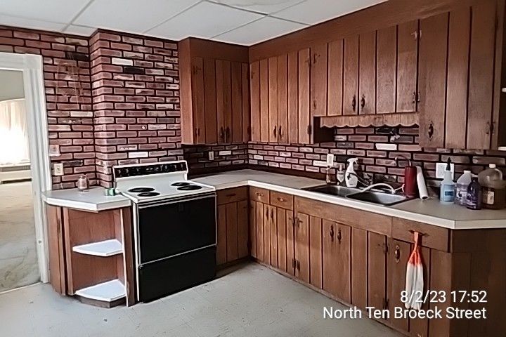 Building Photo - 6 North Ten Broeck Street