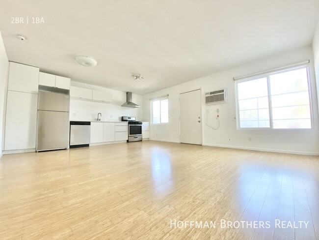Building Photo - 247 S Ave 55